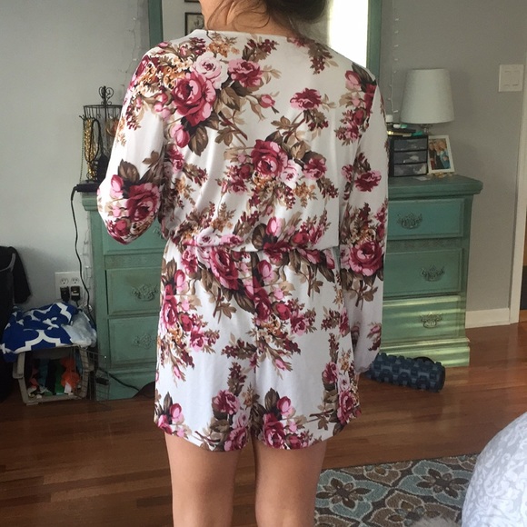 Tobi flower romper - Picture 2 of 2